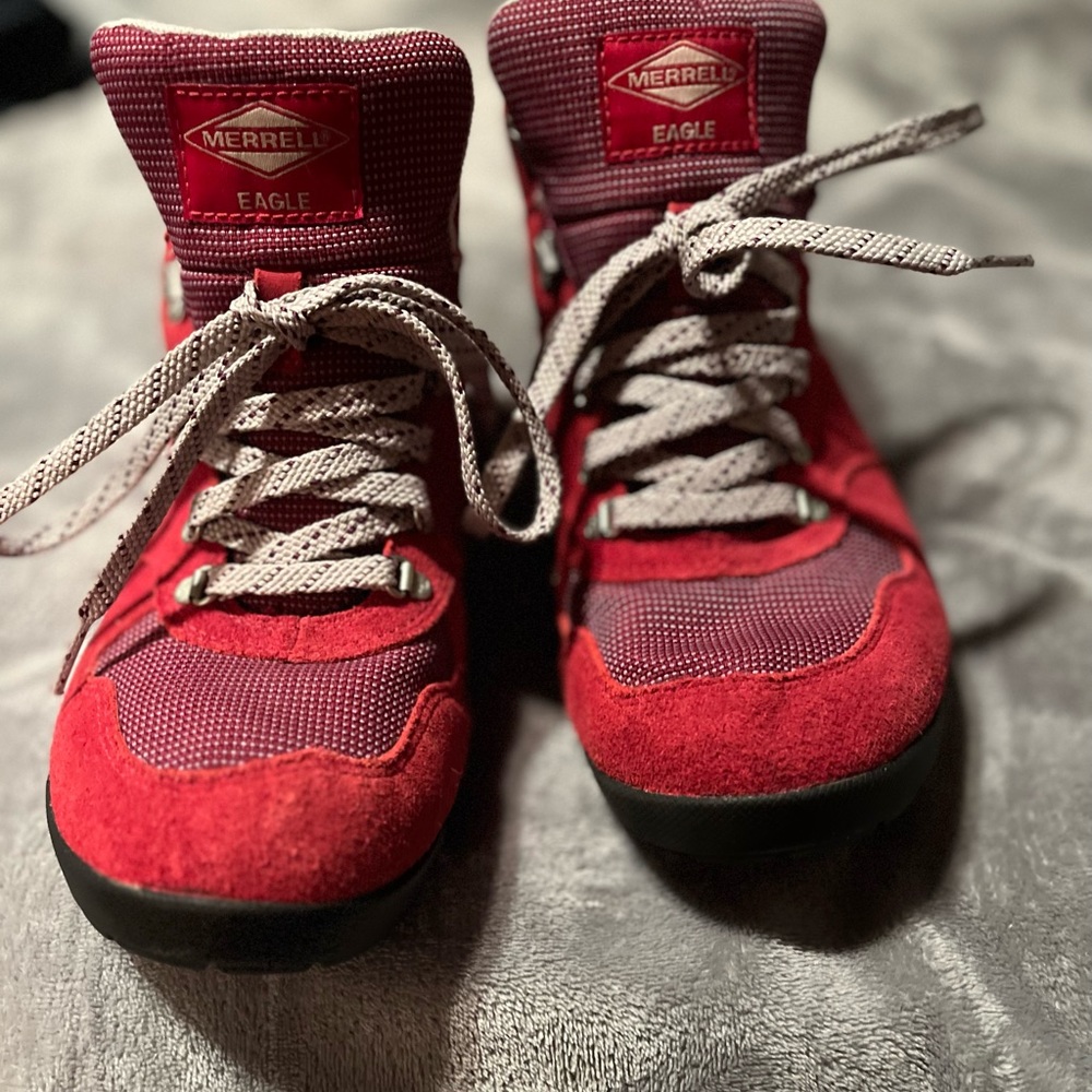 Merrill boots  Like new size 9.5